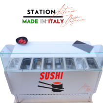 Refrigerated sushi preparation counter with 8 1/4 traysStation per sushi Station Made In Italy By Antonio Bottacin